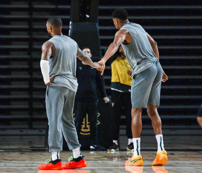 包含詹姆斯重返赛场，反败为胜首场状态出色，雄鹿观众沸腾！的词条-爱游戏数字互动